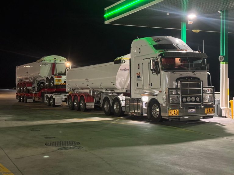 Flexible backload freight solutions truck at night stop – TM Heavy Haulage